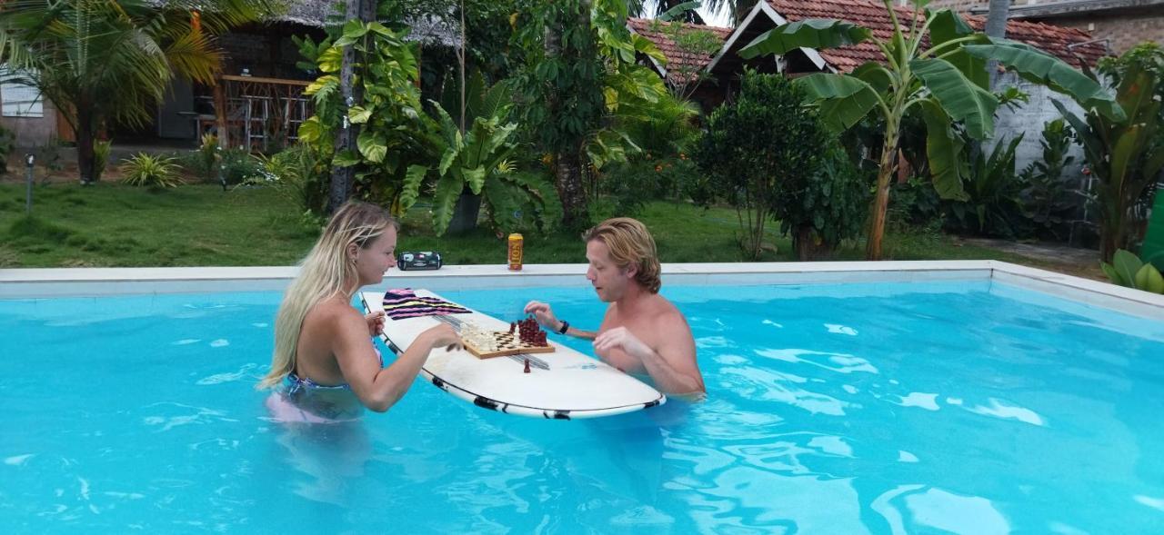 Surf Gangs Arugambay Hotel Arugam Bay Exterior photo