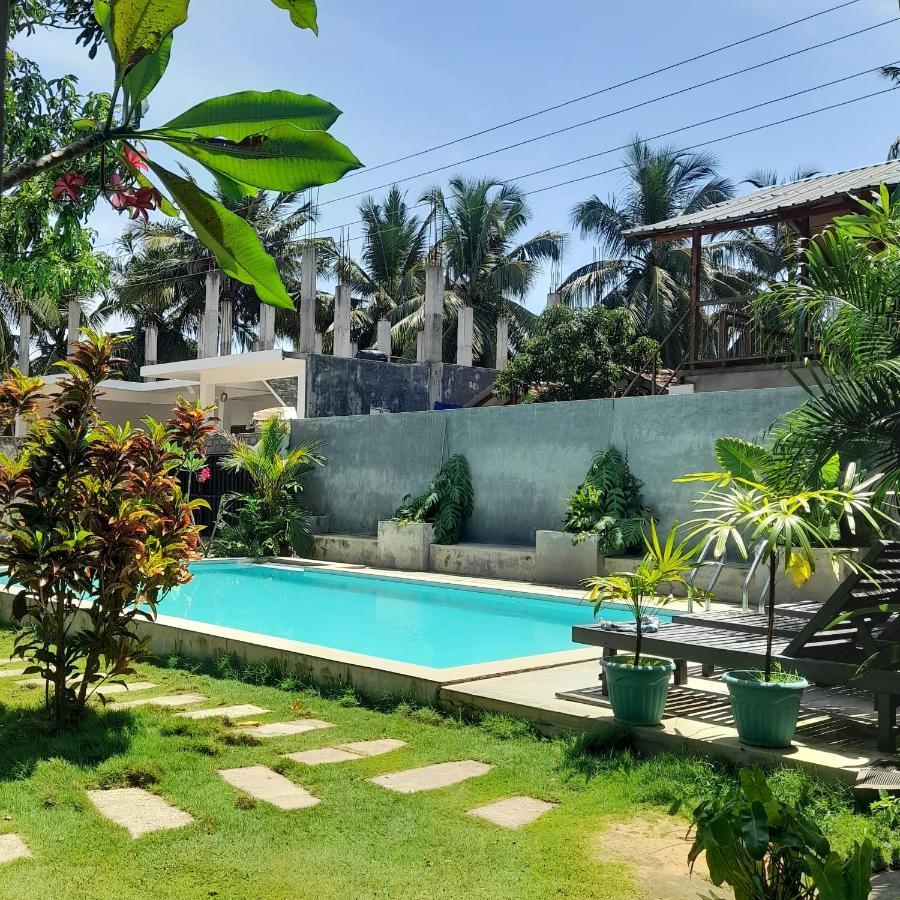 Surf Gangs Arugambay Hotel Arugam Bay Exterior photo